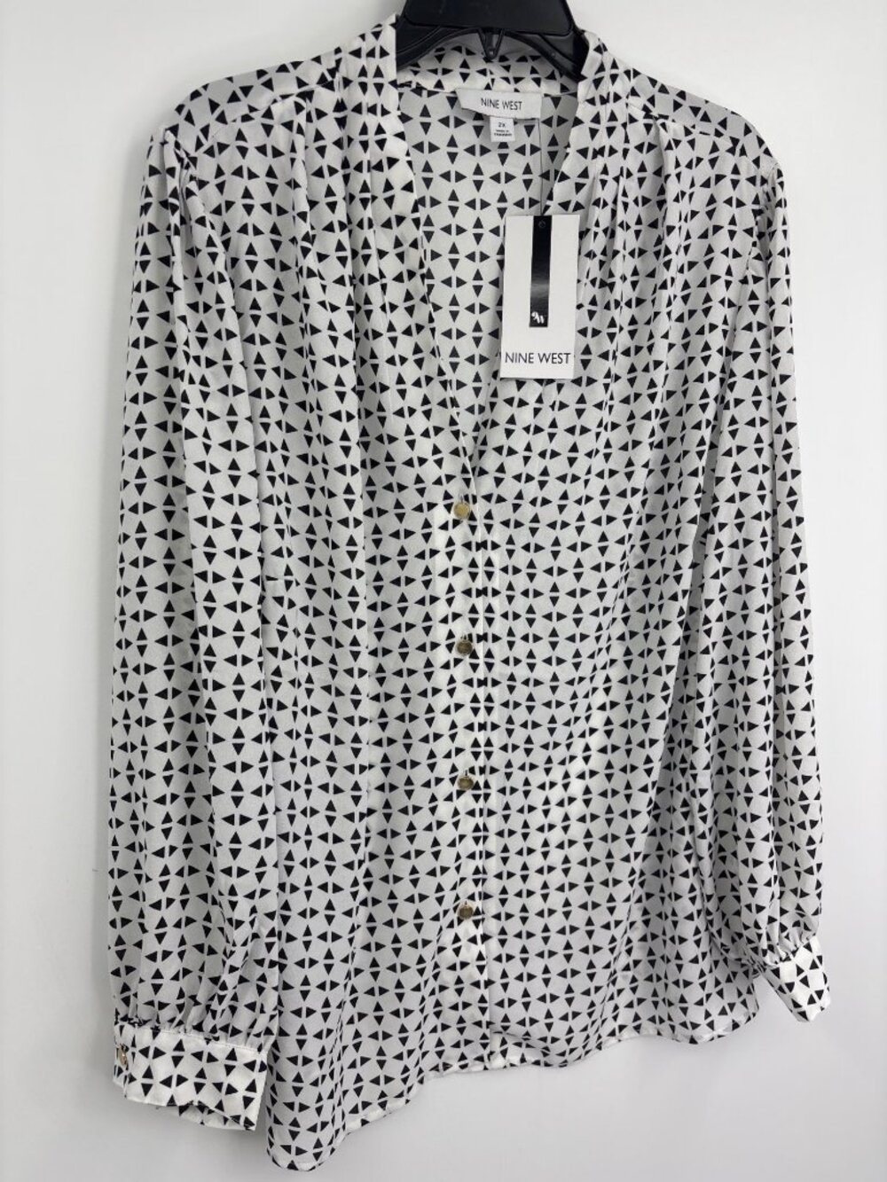 Nine West Split V-Neck Button Long Sleeve Blouse Triangles White Black 2X NEW - Picture 2 of 6